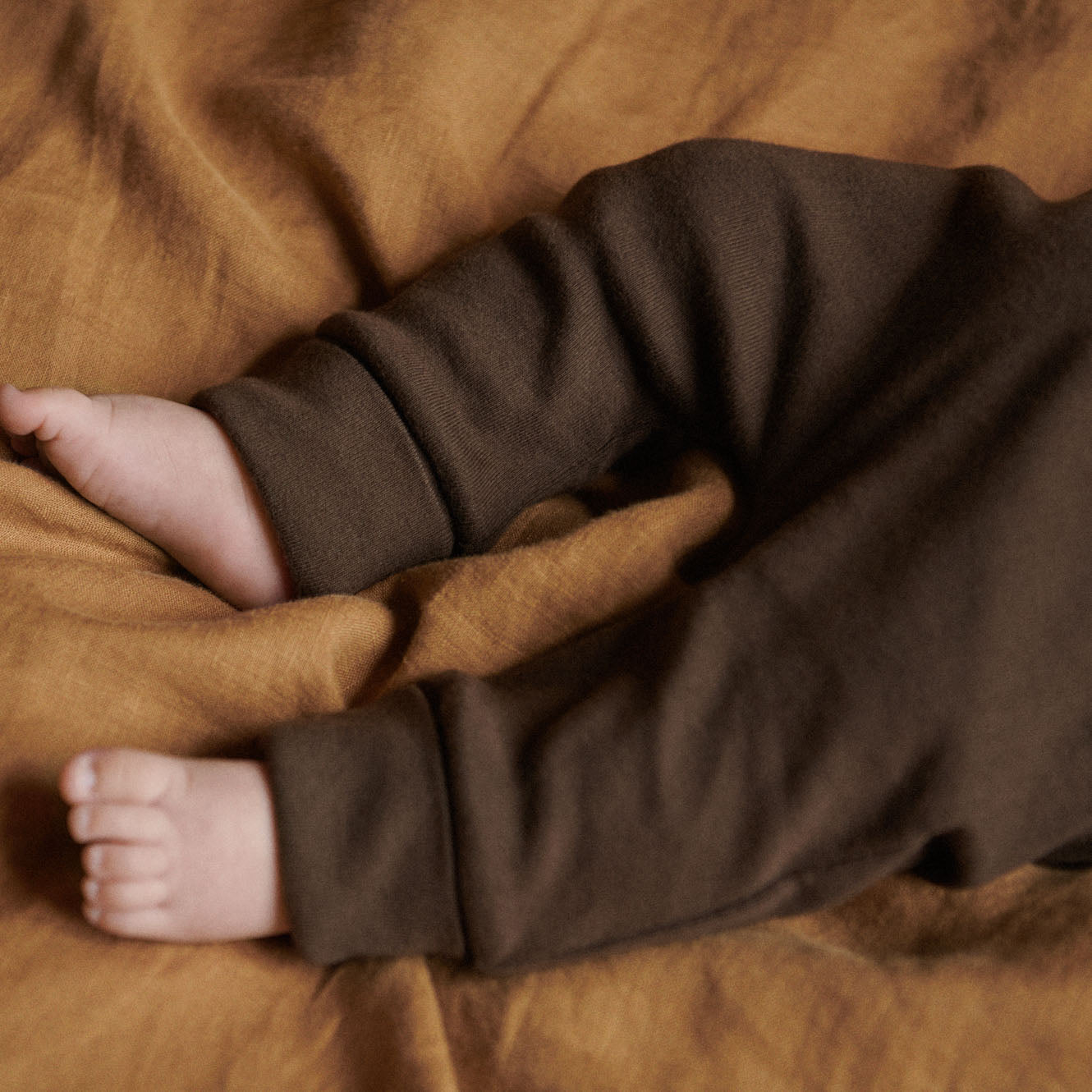 DRAWSTRING PANTS | Pinecone-Extra Img - 1