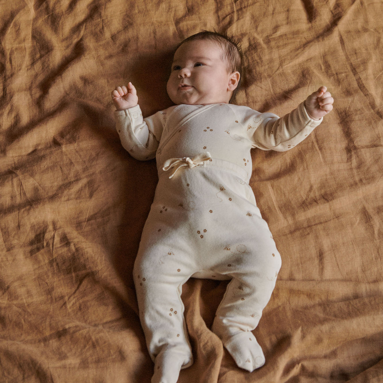 FOOTED ROMPERS | Bumble Bee Print-Web-hover
