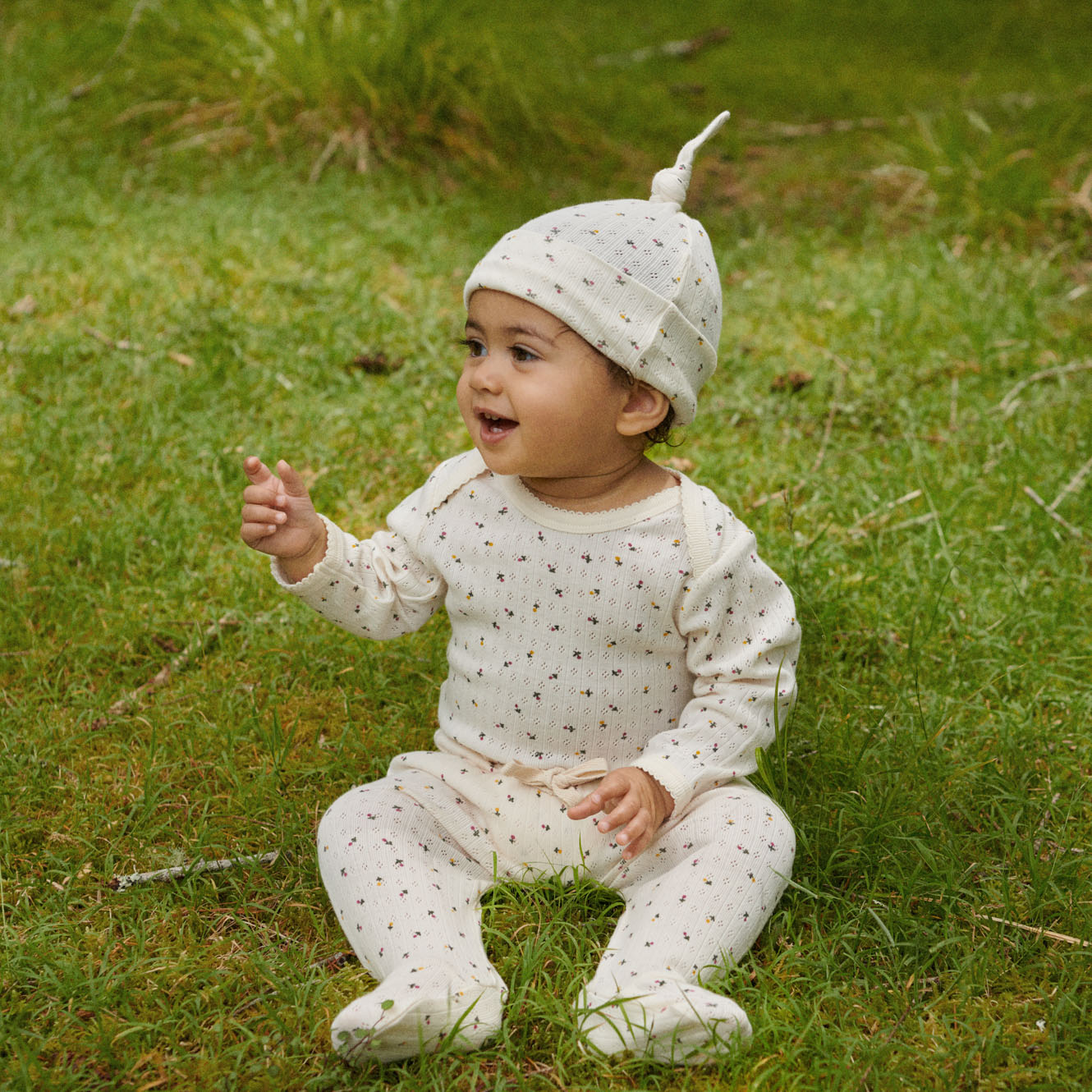KNOTTED BEANIE POINTELLE | Aster Floral Print-Extra Img - 1
