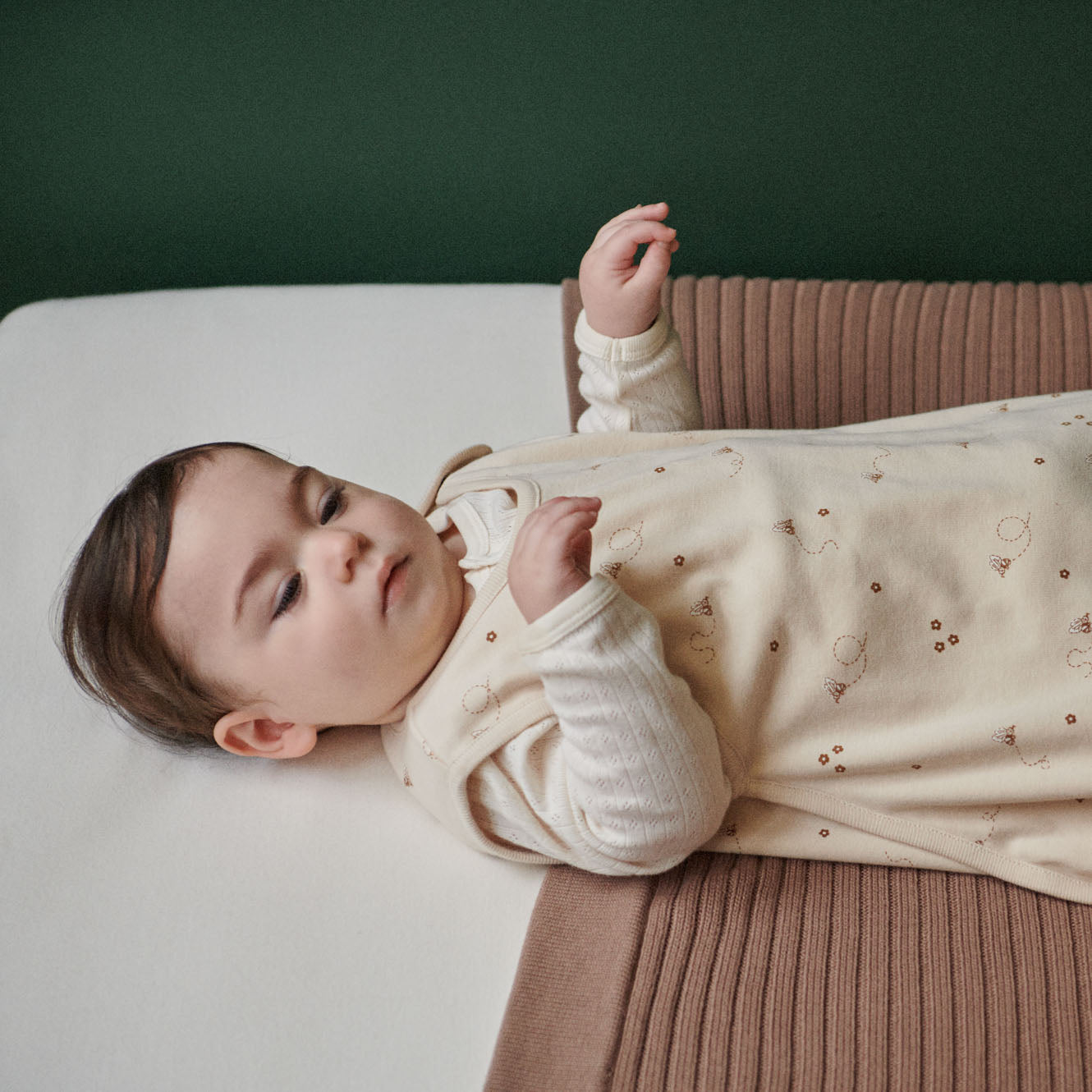 ORGANIC COTTON & MERINO SLEEPING BAG | Bumble Bee Print-Web-hover